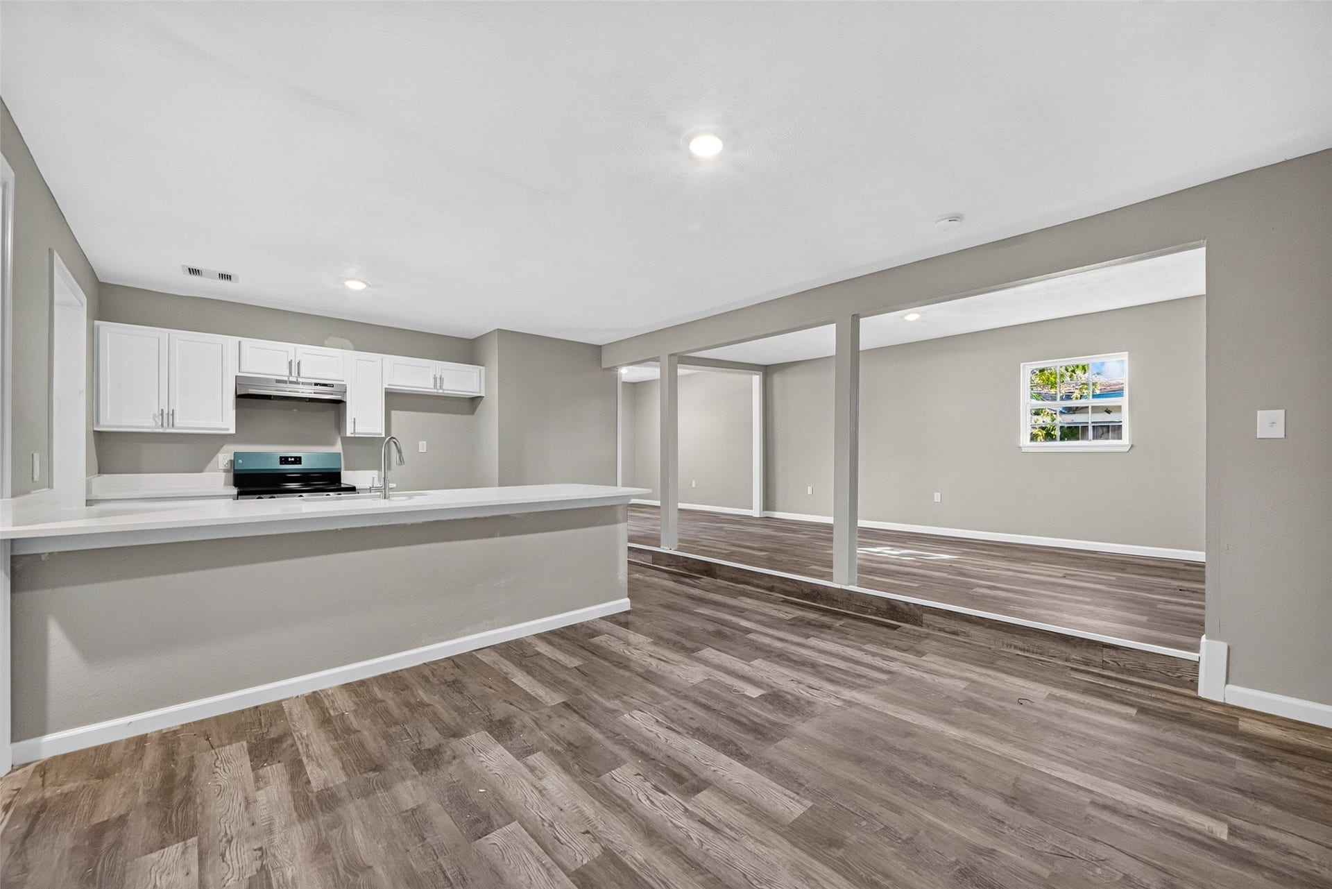 7938 Glen Vista Street, Houston, TX 77061 7938 Glen Vista Street, Houston, TX 77061