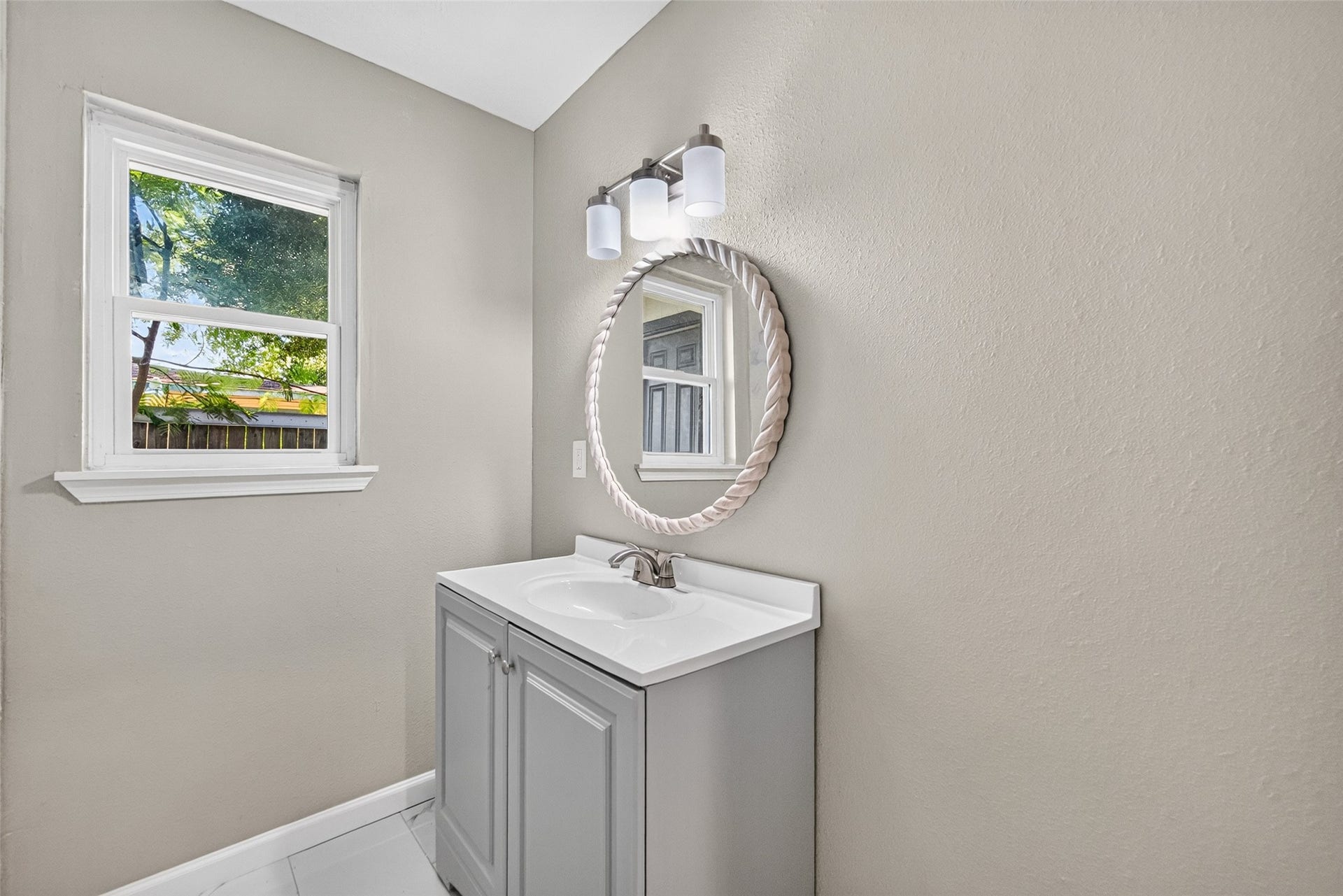 7938 Glen Vista Street, Houston, TX 77061 7938 Glen Vista Street, Houston, TX 77061