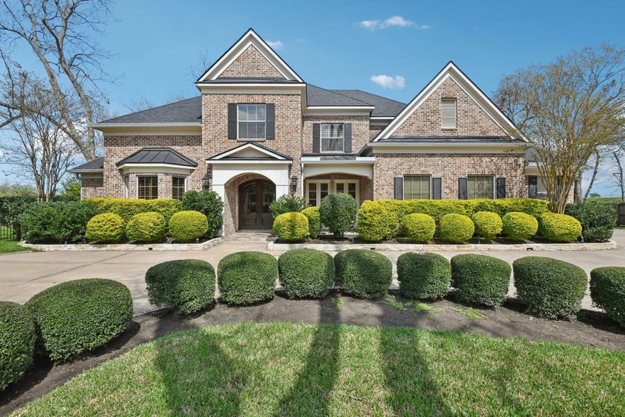 Property photo for 2 Wilmington Court, Sugar Land, TX