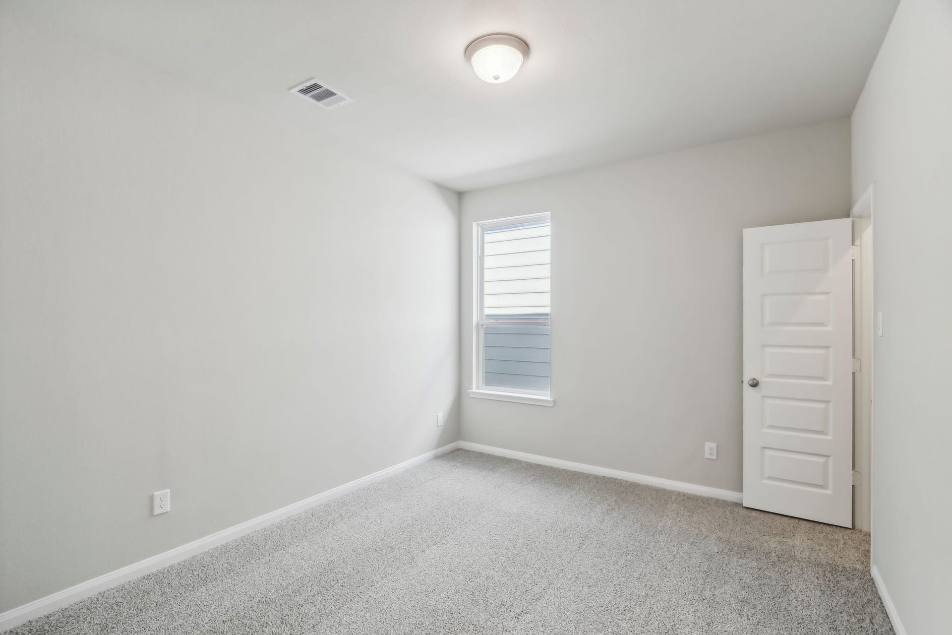 Photo is not of actual home, but is an inspirational photo of builder's model home and may depict options, furnishings, and/or decorator features that are not included.