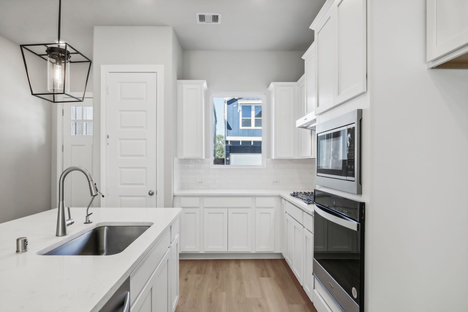 Photo is not of actual home, but is an inspirational photo of builder's model home and may depict options, furnishings, and/or decorator features that are not included.