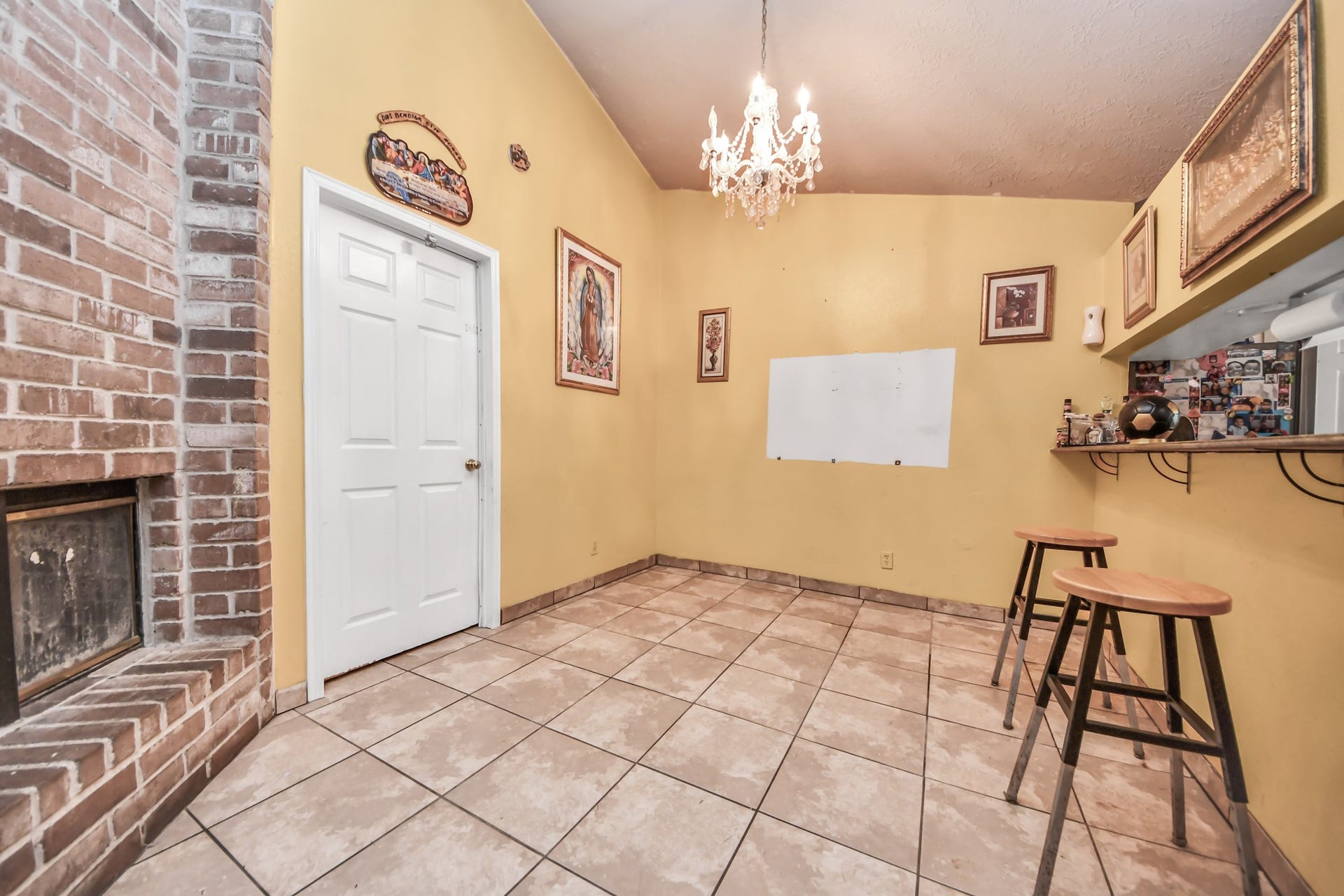 3302 Hombly Road, Houston, TX 77066 3302 Hombly Road, Houston, TX 77066