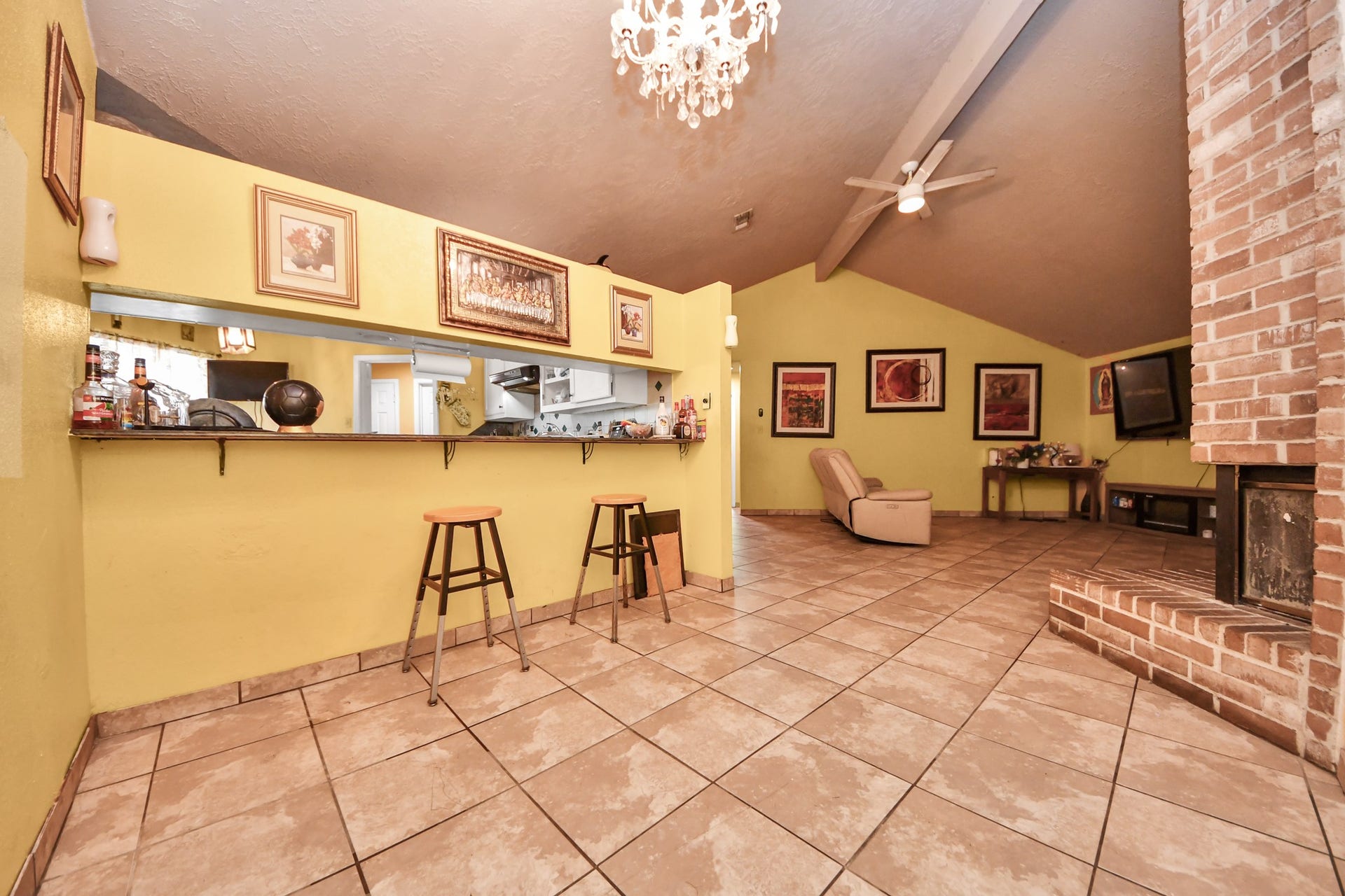 3302 Hombly Road, Houston, TX 77066 3302 Hombly Road, Houston, TX 77066