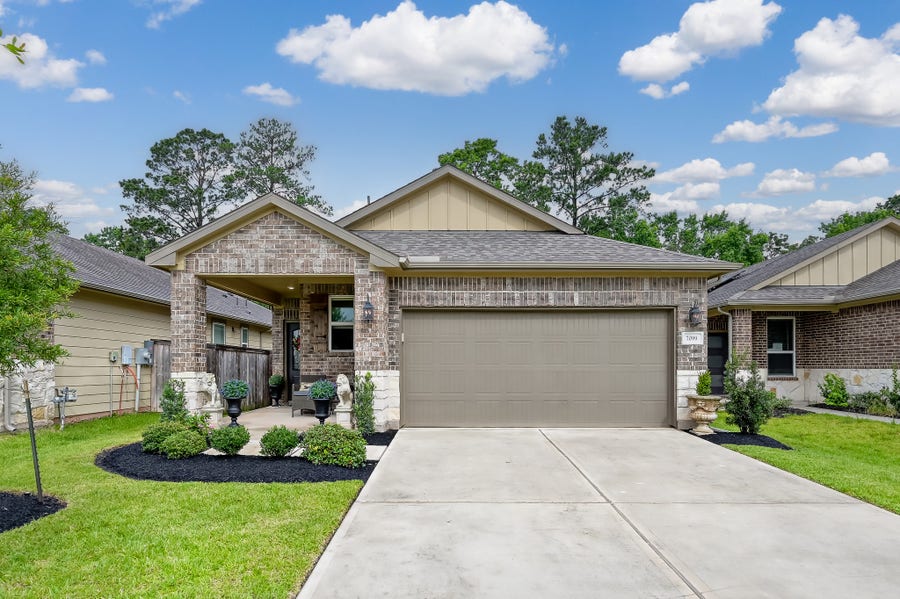 Property photo for 7099 Silverleaf Oak Street, Conroe, TX