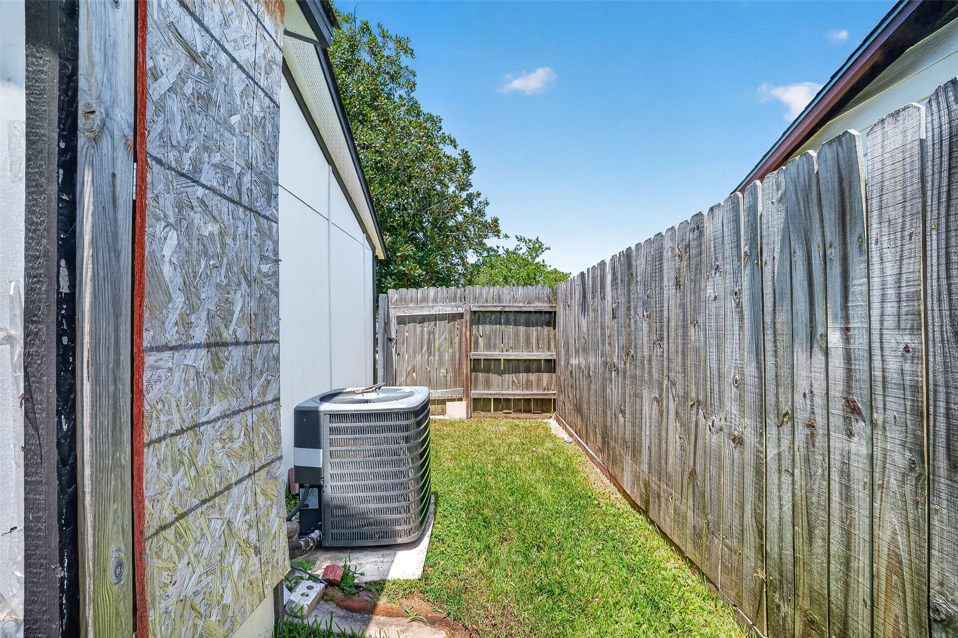 2110 Hillshire Drive, Deer Park, TX 77536 2110 Hillshire Drive, Deer Park, TX 77536