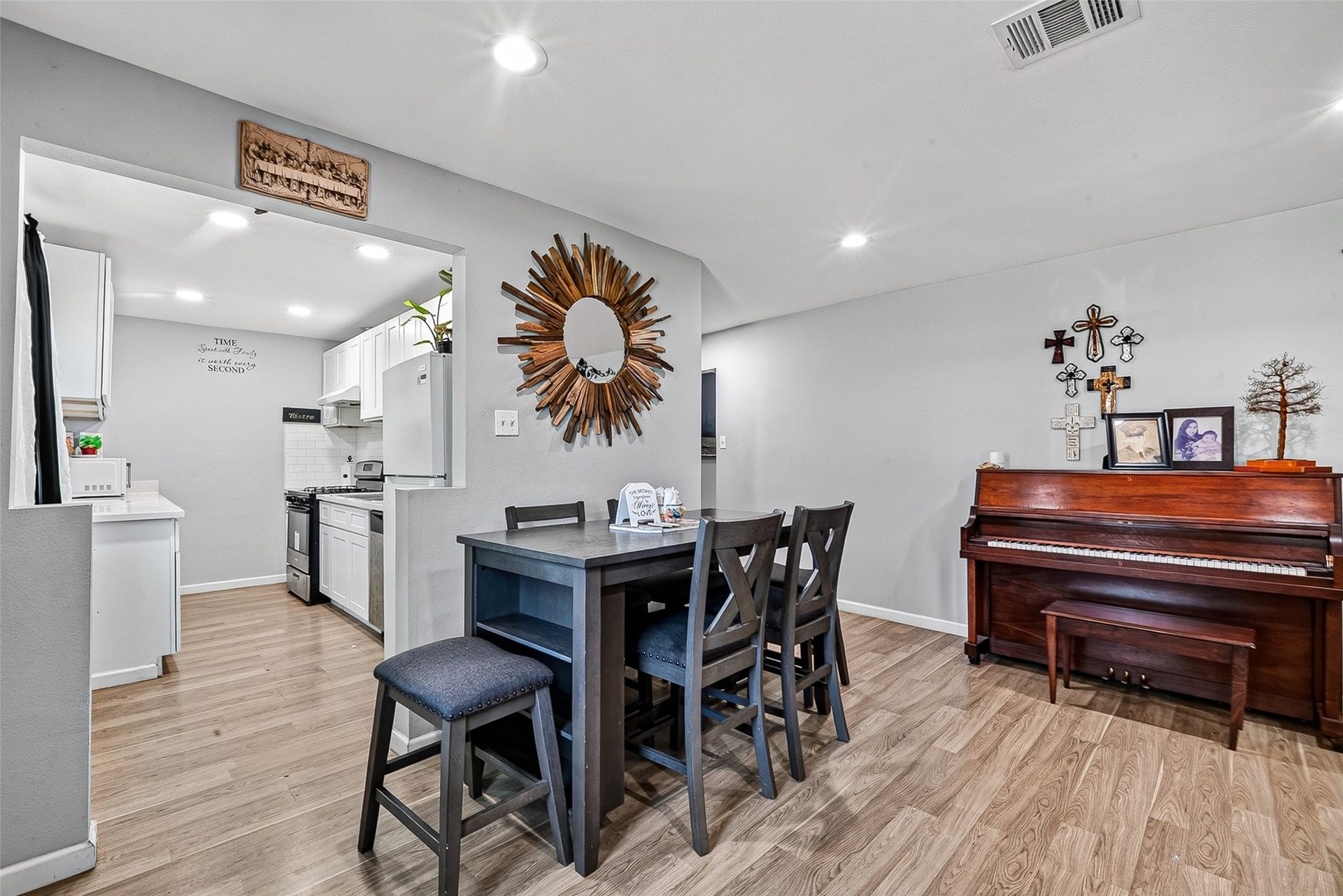 2110 Hillshire Drive, Deer Park, TX 77536 2110 Hillshire Drive, Deer Park, TX 77536