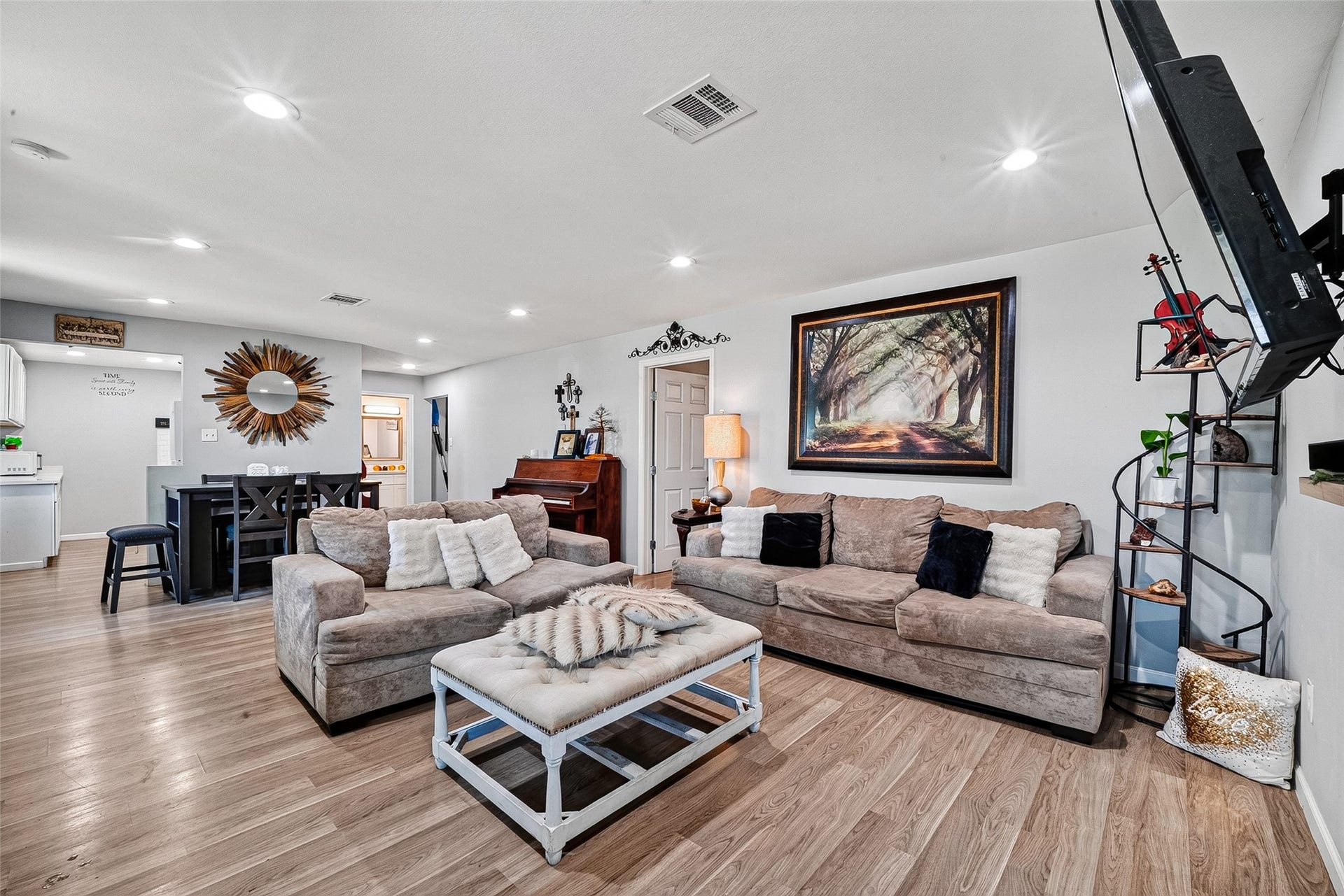 2110 Hillshire Drive, Deer Park, TX 77536 2110 Hillshire Drive, Deer Park, TX 77536