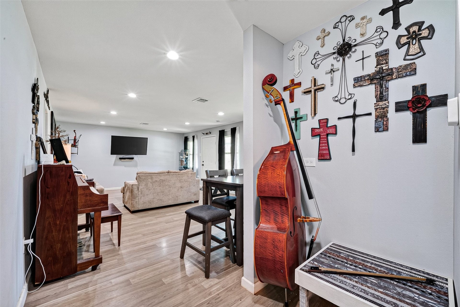 2110 Hillshire Drive, Deer Park, TX 77536 2110 Hillshire Drive, Deer Park, TX 77536