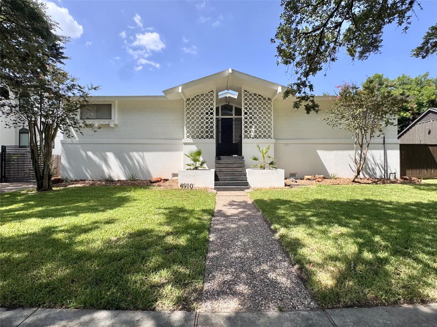 Property photo for 4910 Heatherglen Drive, Houston, TX