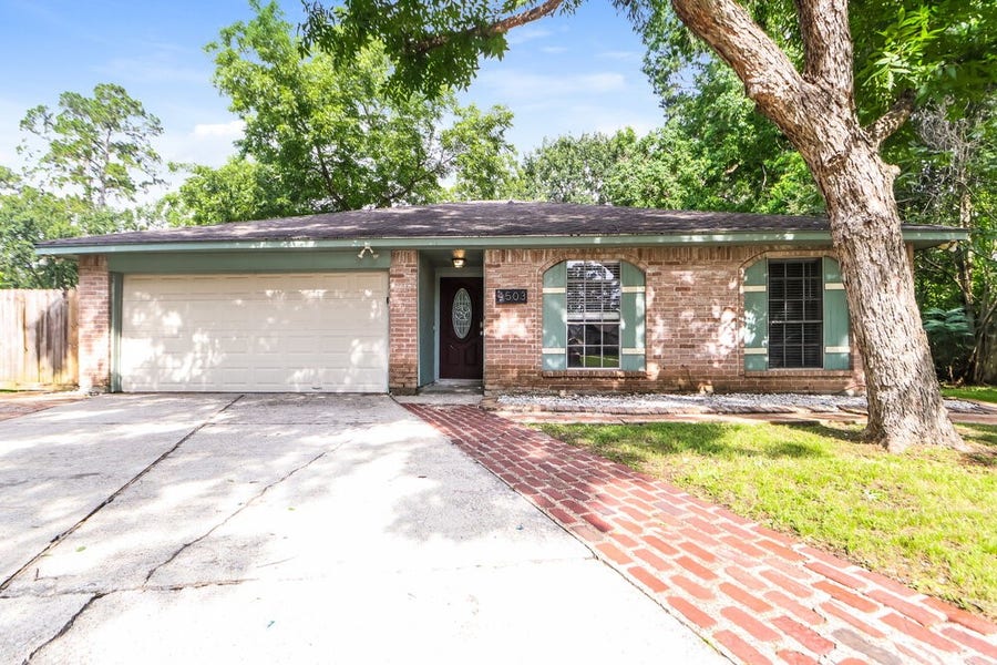 Property photo for 4503 Tylergate Drive, Spring, TX