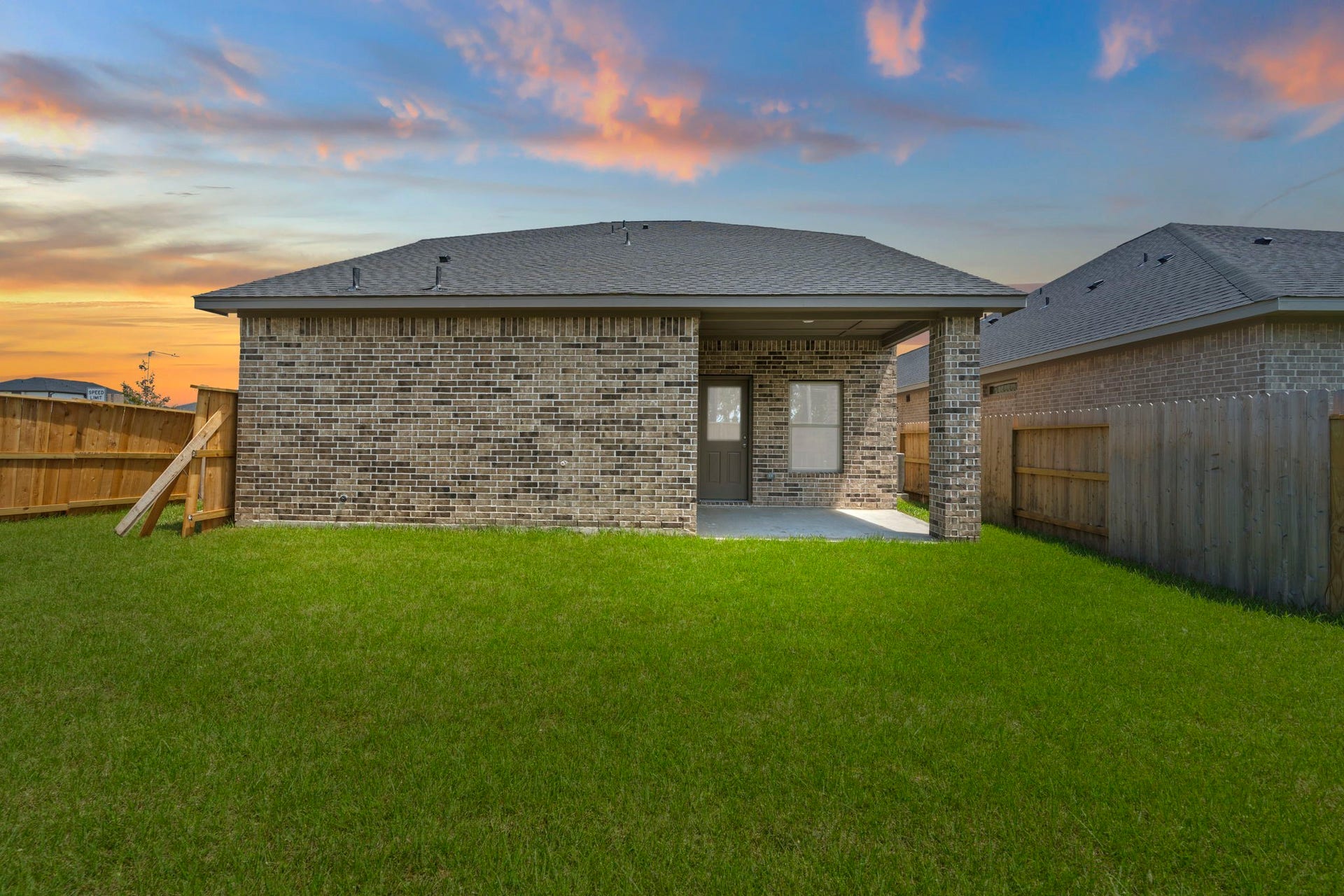 2796 English Laurel Drive, Alvin, TX 77511 2796 English Laurel Drive, Alvin, TX 77511