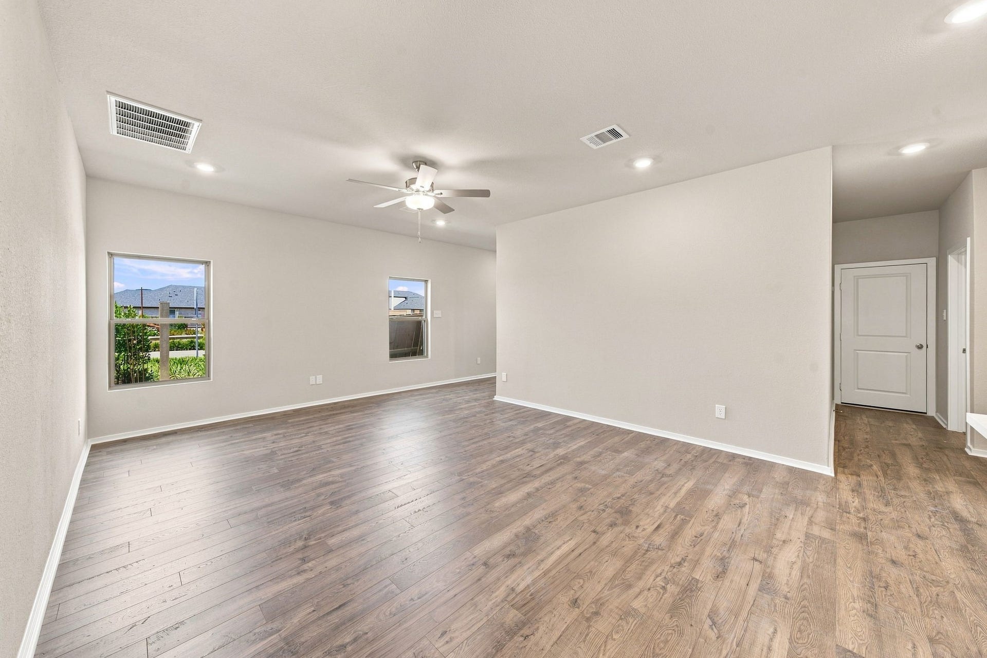 2796 English Laurel Drive, Alvin, TX 77511 2796 English Laurel Drive, Alvin, TX 77511