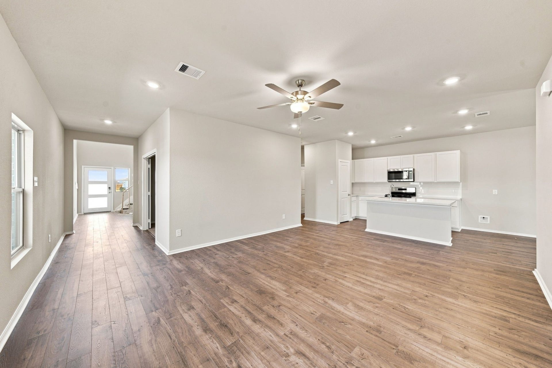 2796 English Laurel Drive, Alvin, TX 77511 2796 English Laurel Drive, Alvin, TX 77511