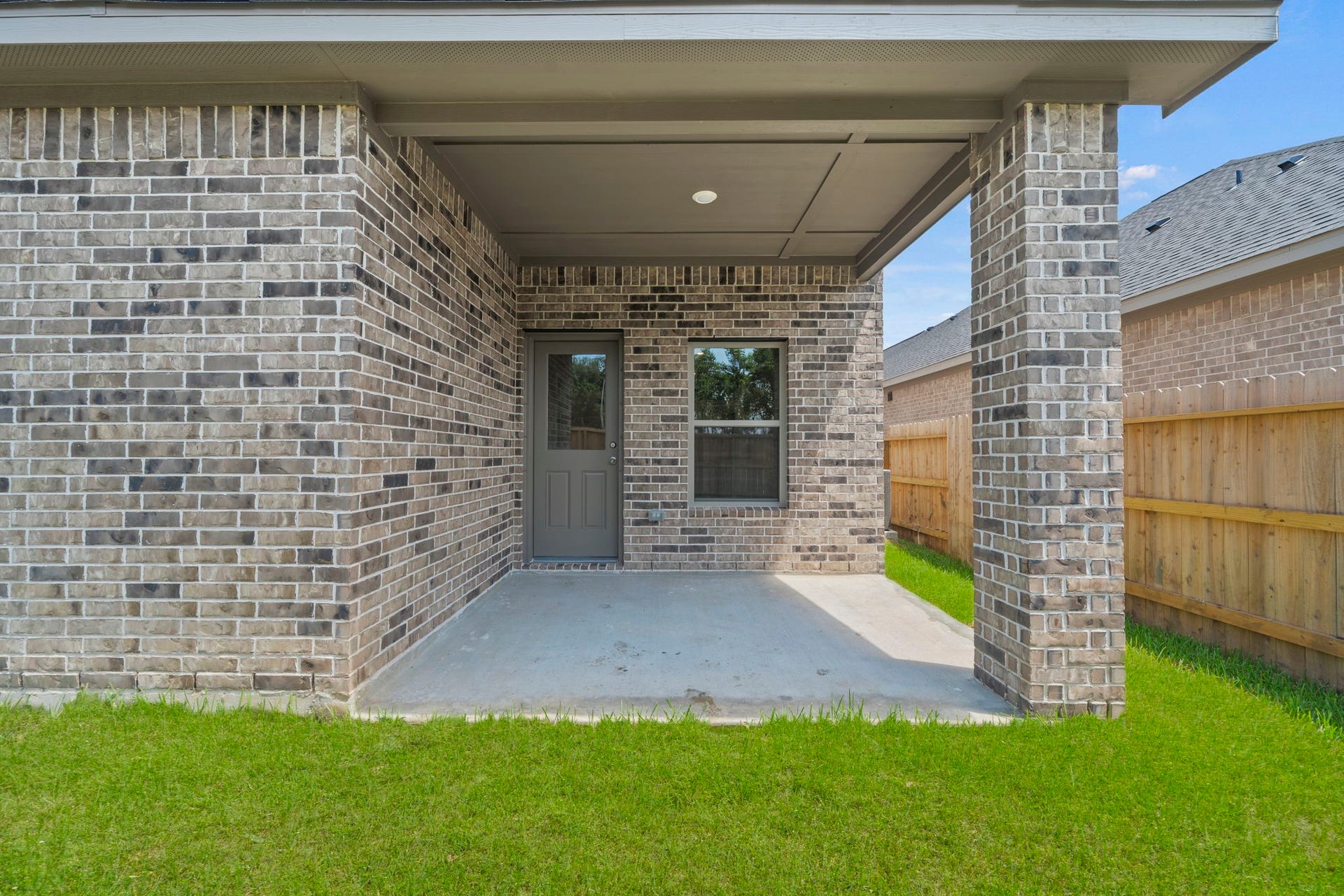 2796 English Laurel Drive, Alvin, TX 77511 2796 English Laurel Drive, Alvin, TX 77511