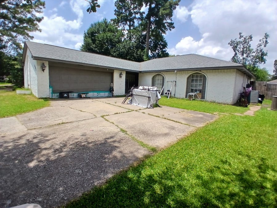 Property photo for 6303 Coachgate Drive, Spring, TX