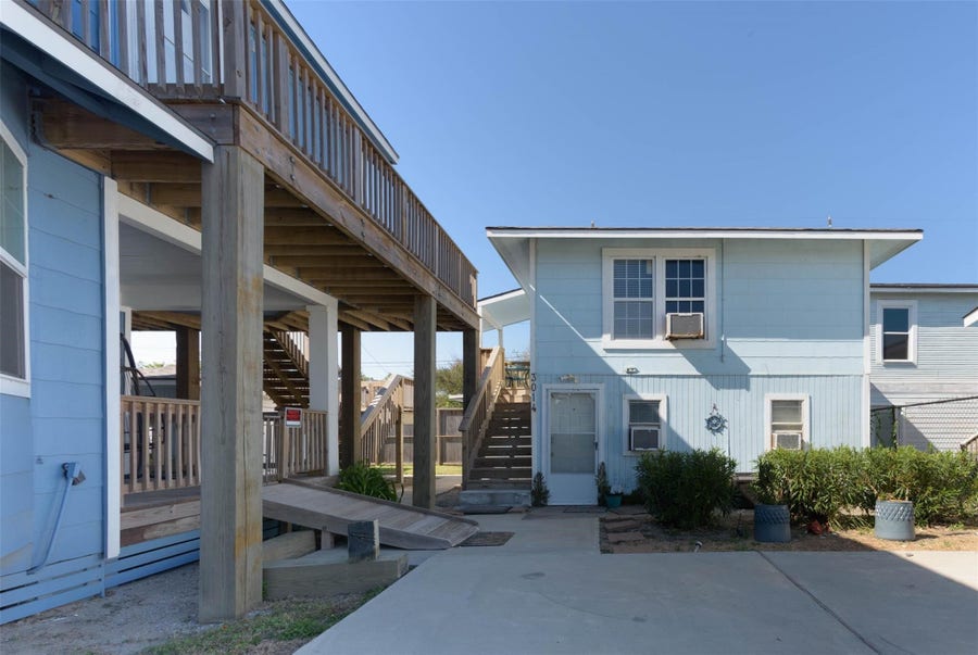 Property photo for 3014 Avenue R 1/2, Galveston, TX