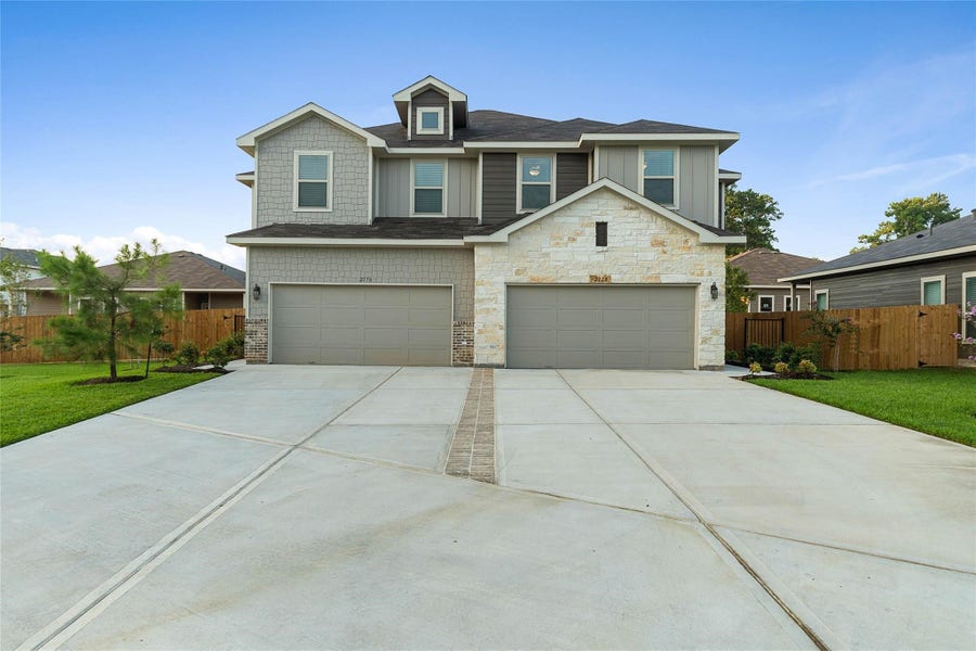 Property photo for 217 Oakcrest, Conroe, TX