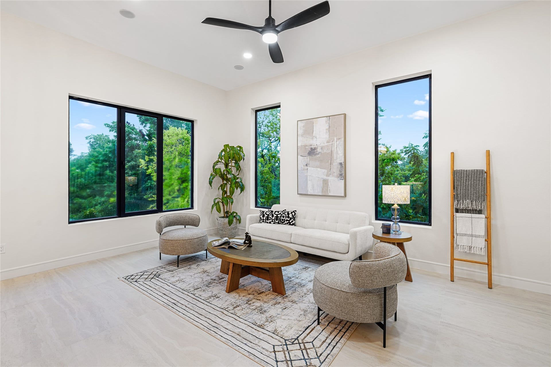 3531 Bradford Street, Houston, TX 77025 Living Room