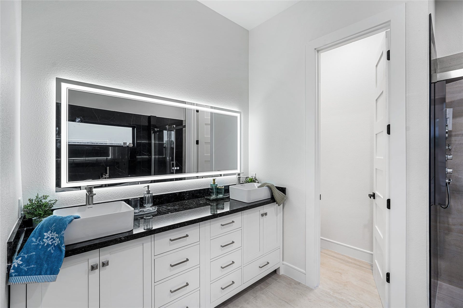 3531 Bradford Street, Houston, TX 77025 Primary Bathroom