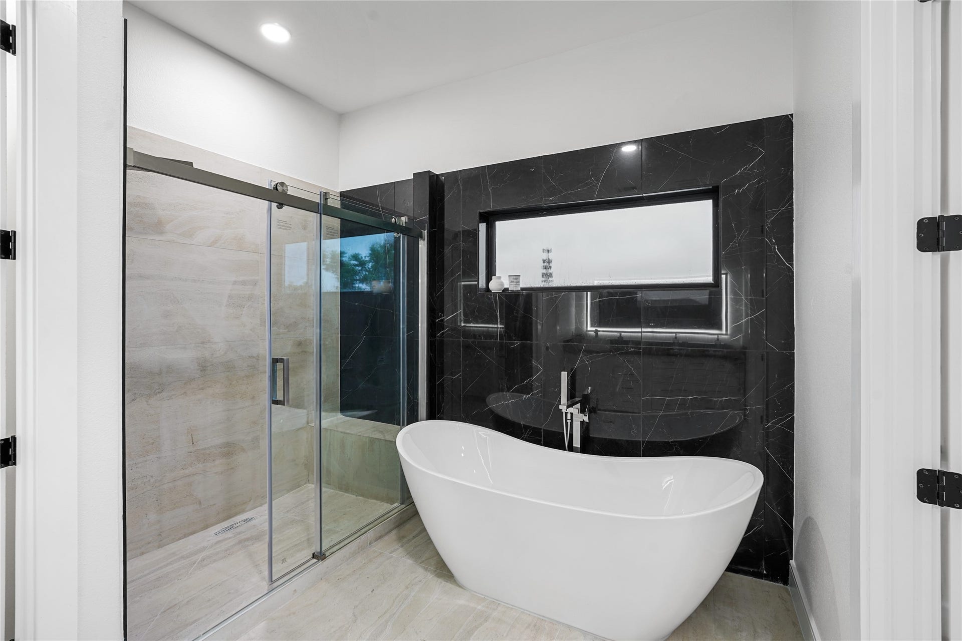 3531 Bradford Street, Houston, TX 77025 Primary Bathroom