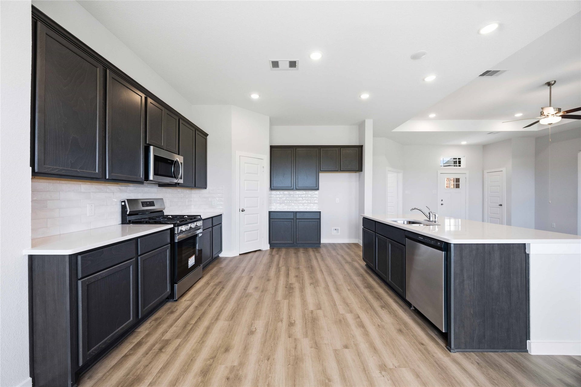 6903 Pelican Lane, Beasley, TX 77417 6903 Pelican Lane, Beasley, TX 77417