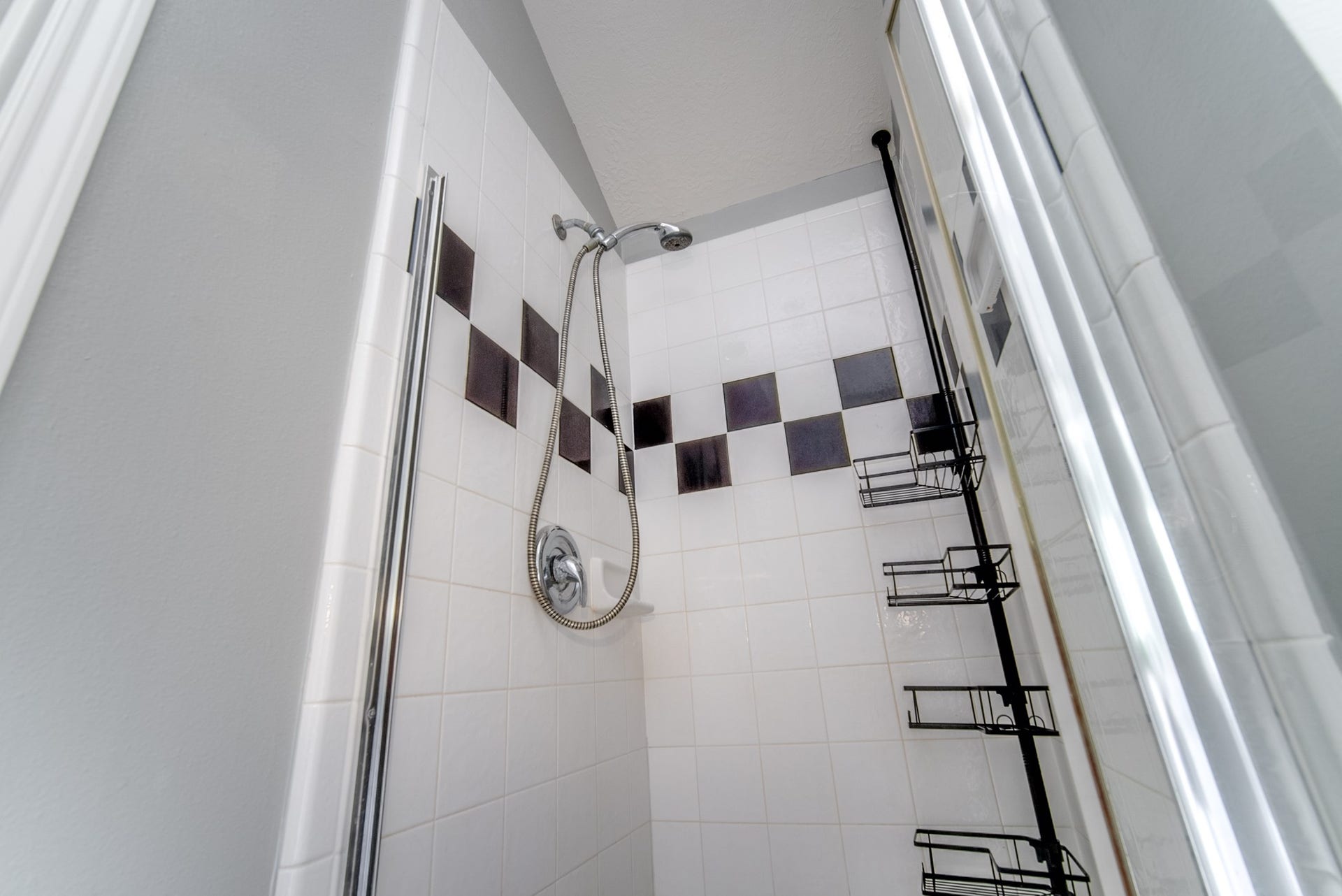 9703 Berkshire Trace, Pearland, TX 77584 Separate shower in the primary bath