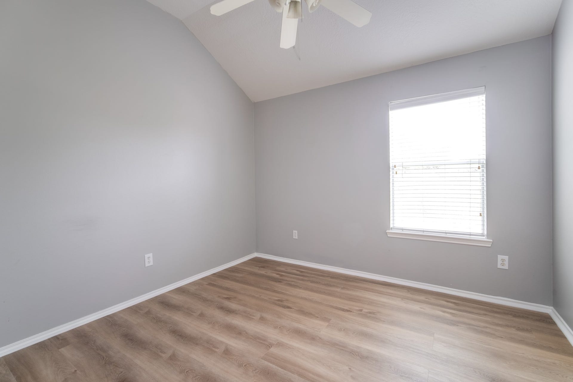 9703 Berkshire Trace, Pearland, TX 77584 1 of the 3 seconday bedrooms
