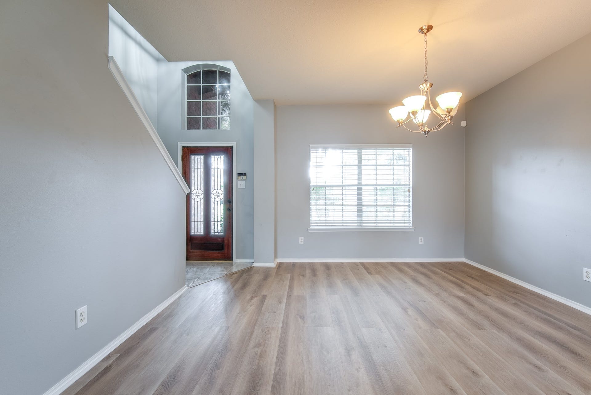 9703 Berkshire Trace, Pearland, TX 77584 View of the dining/home office and the front door