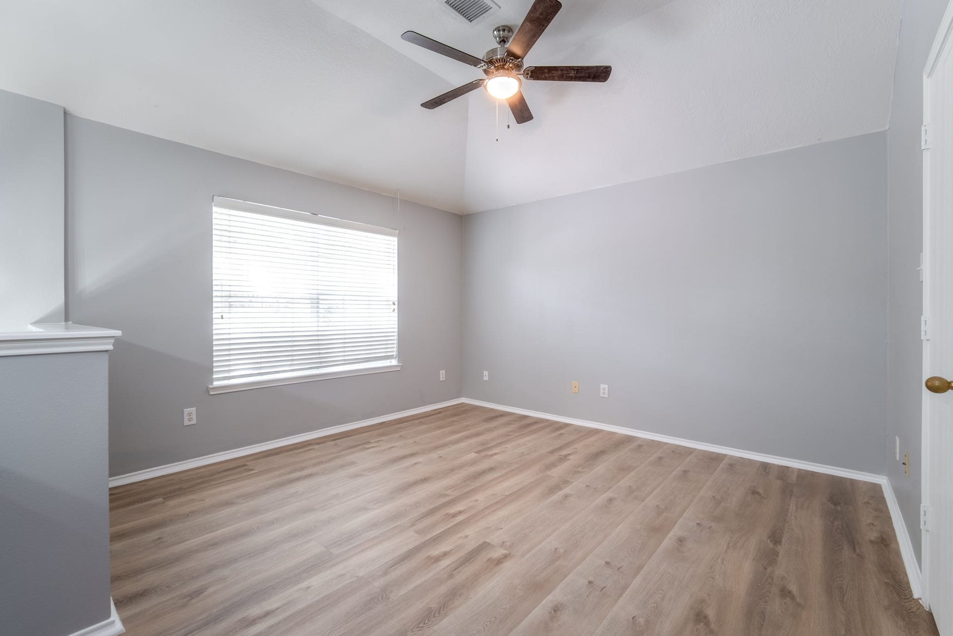 9703 Berkshire Trace, Pearland, TX 77584 Another view of the game room