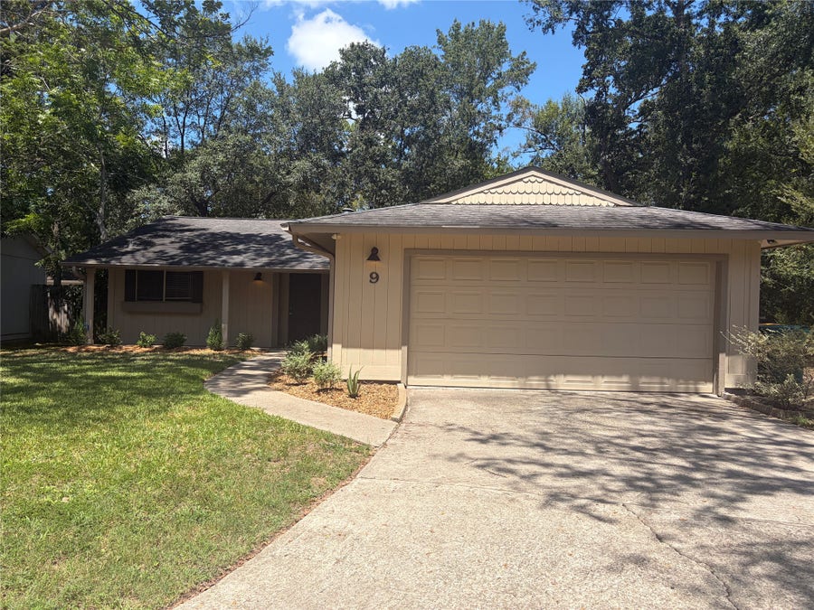 Property photo for 9 Wolfhound Lane, The Woodlands, TX