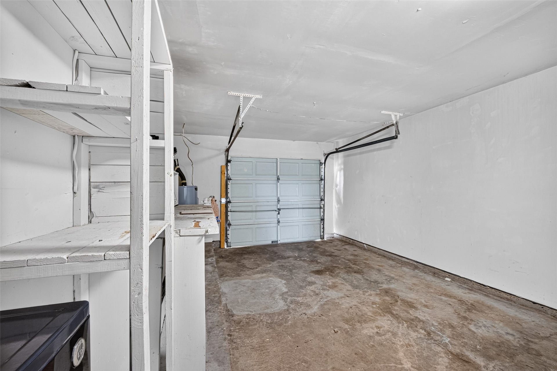 12207 Flushing Meadows Drive, Houston, TX 77089 One car garage with washer & dryer included