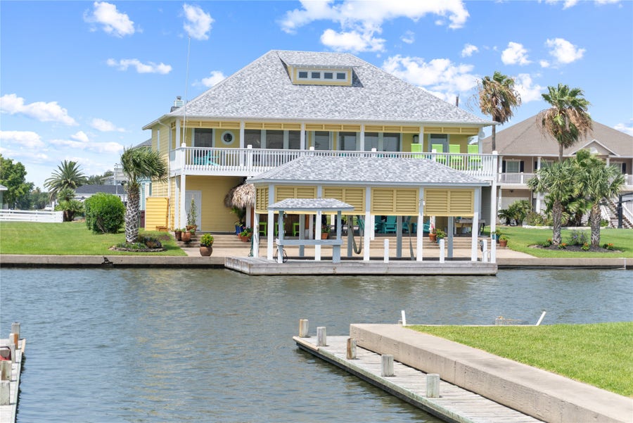 Property photo for 1100 Fountain View Drive, Crystal Beach, TX