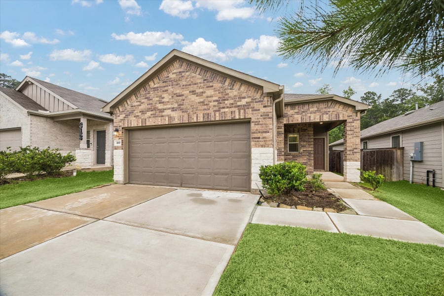 Property photo for 317 Maple Bark Trail, Conroe, TX