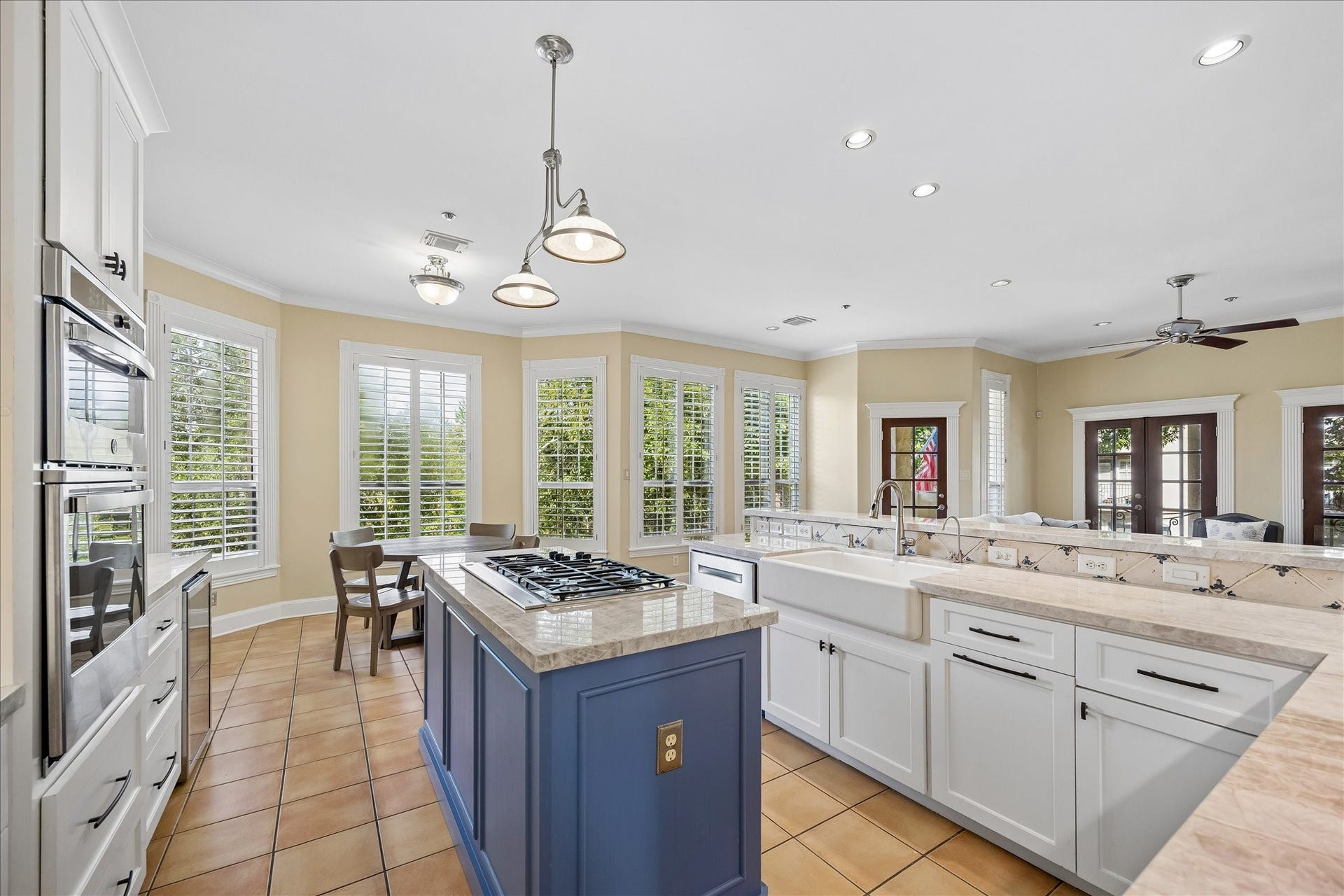 6635 Minola Street, Houston, TX 77007 6635 Minola Street, Houston, TX 77007