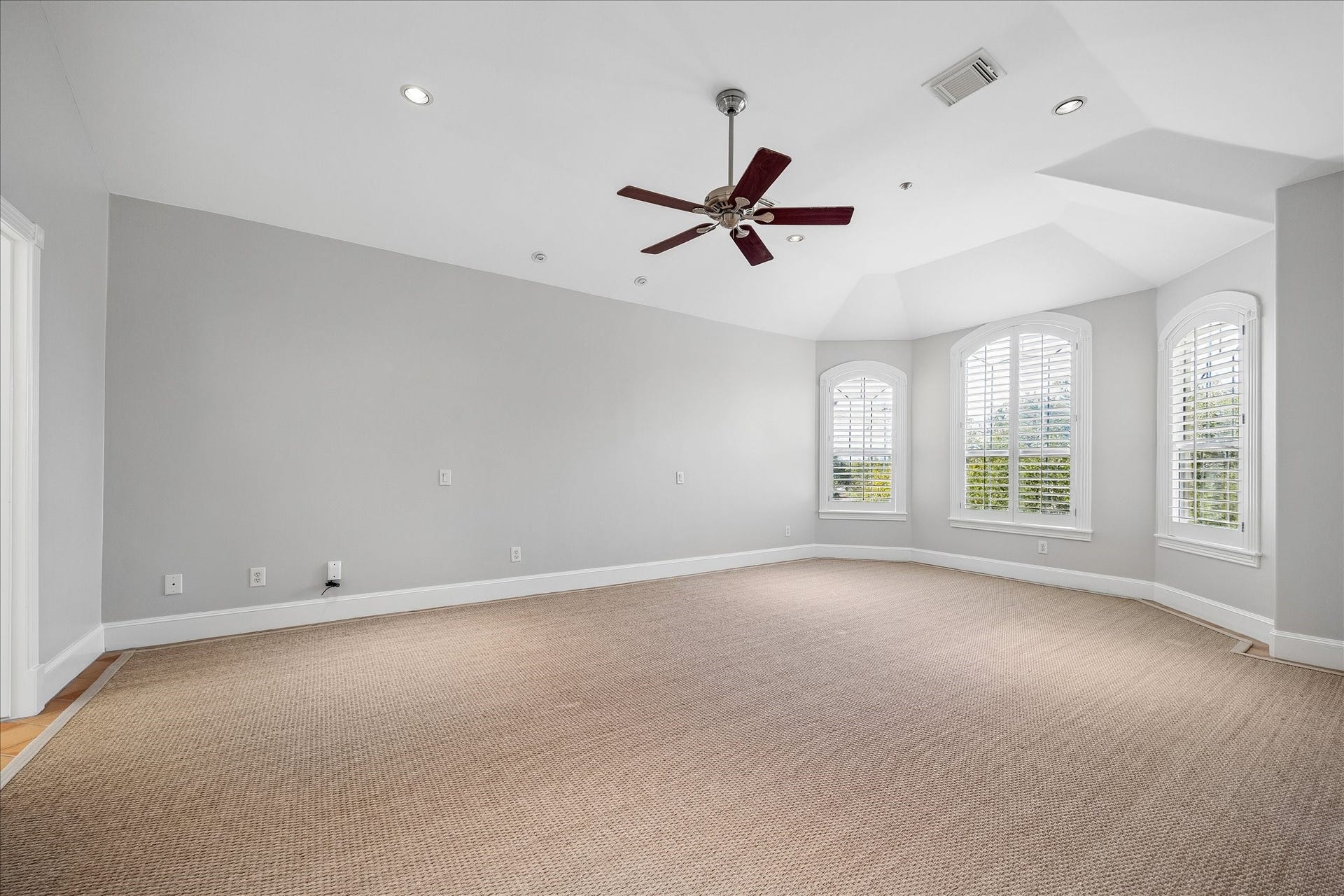 6635 Minola Street, Houston, TX 77007 6635 Minola Street, Houston, TX 77007