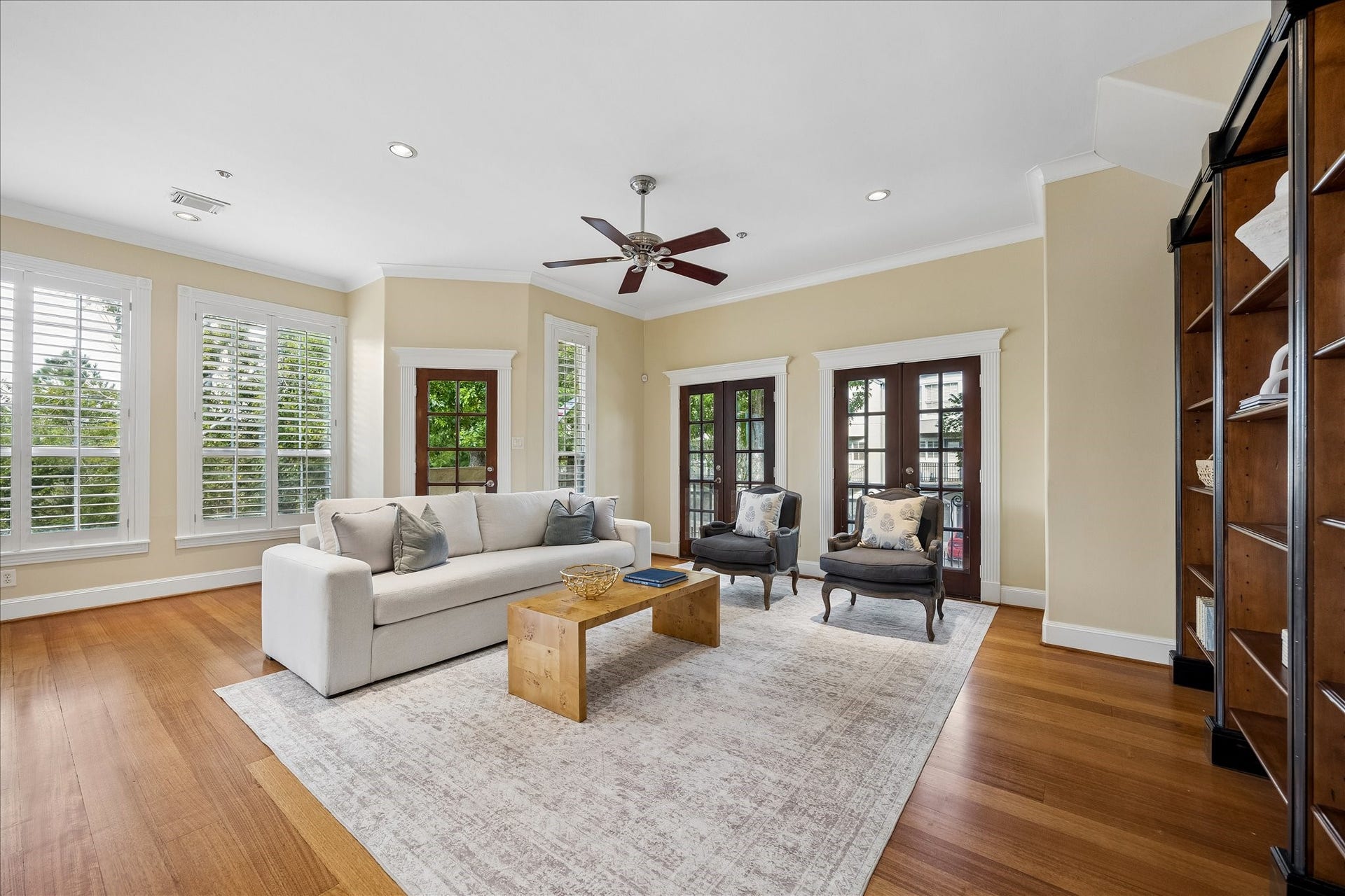 6635 Minola Street, Houston, TX 77007 6635 Minola Street, Houston, TX 77007