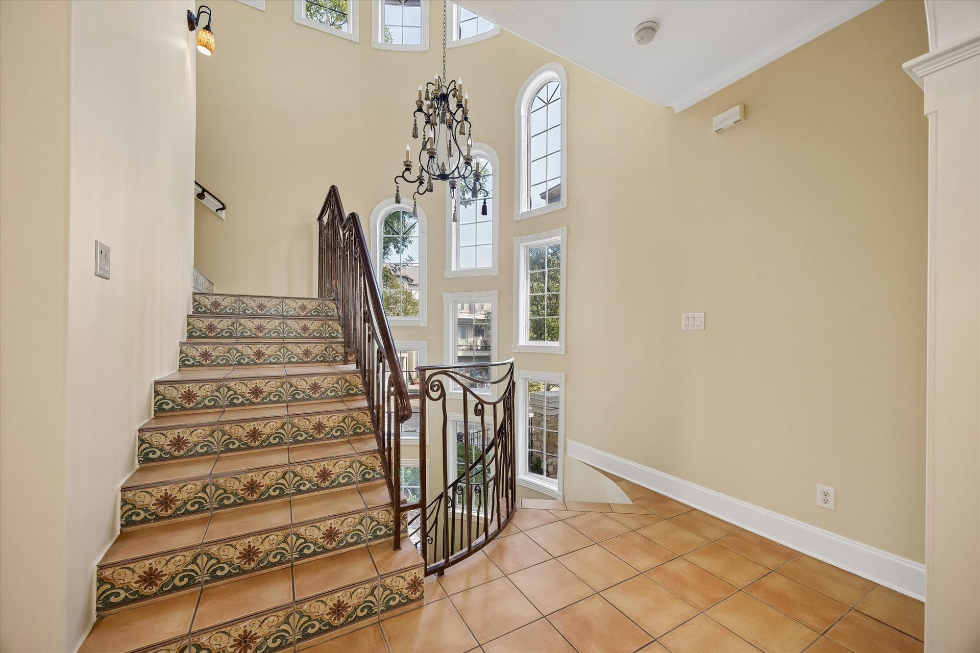 6635 Minola Street, Houston, TX 77007 6635 Minola Street, Houston, TX 77007