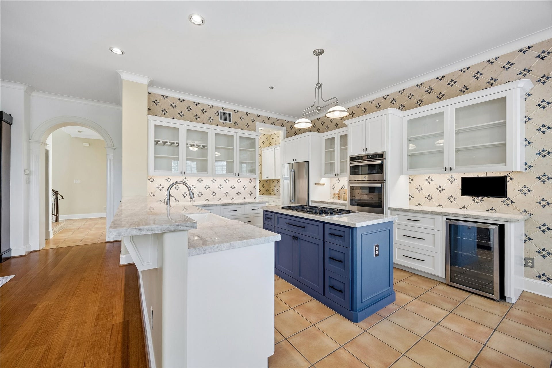 6635 Minola Street, Houston, TX 77007 6635 Minola Street, Houston, TX 77007