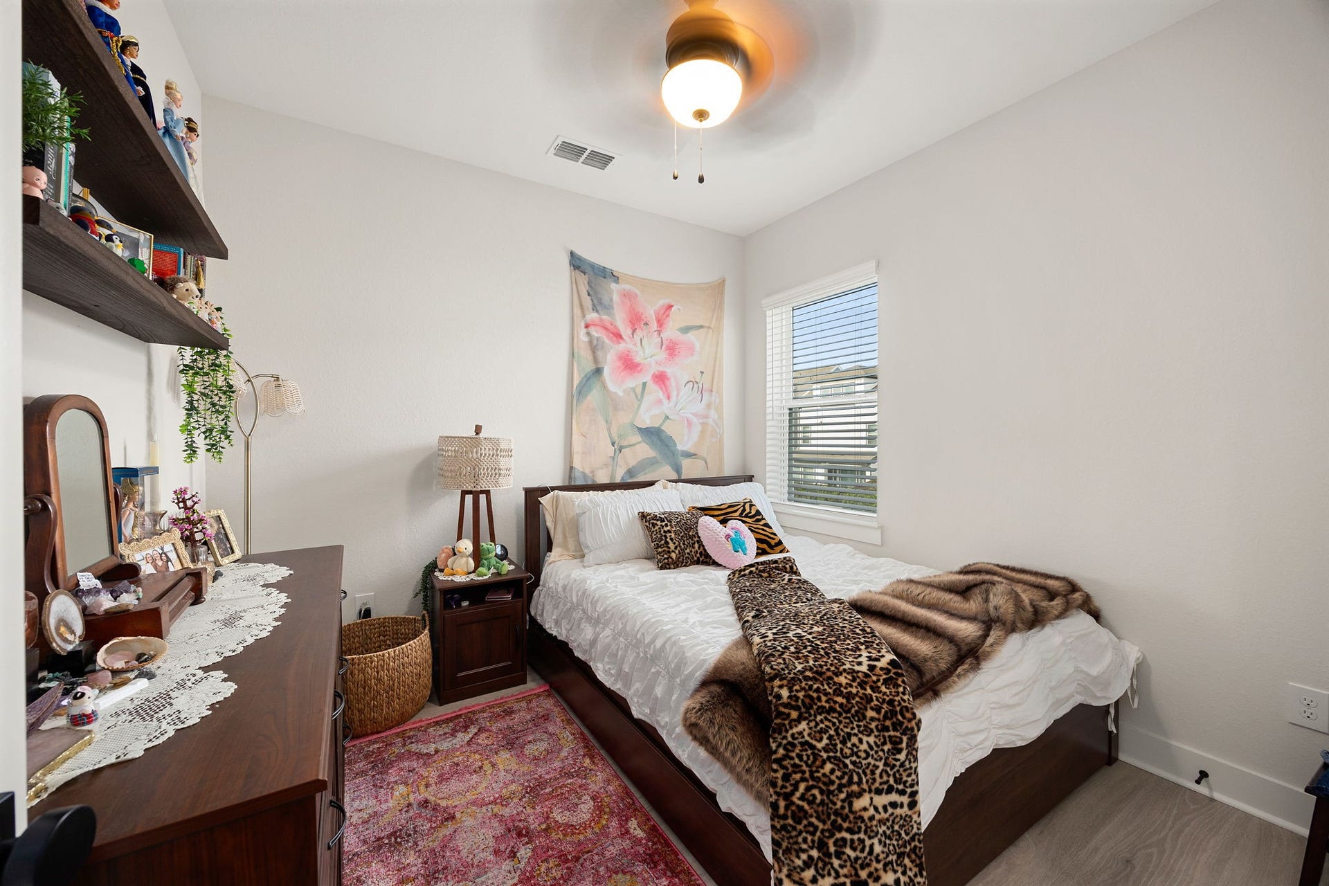 16032 Hayes Park Drive, Houston, TX 77079 16032 Hayes Park Drive, Houston, TX 77079