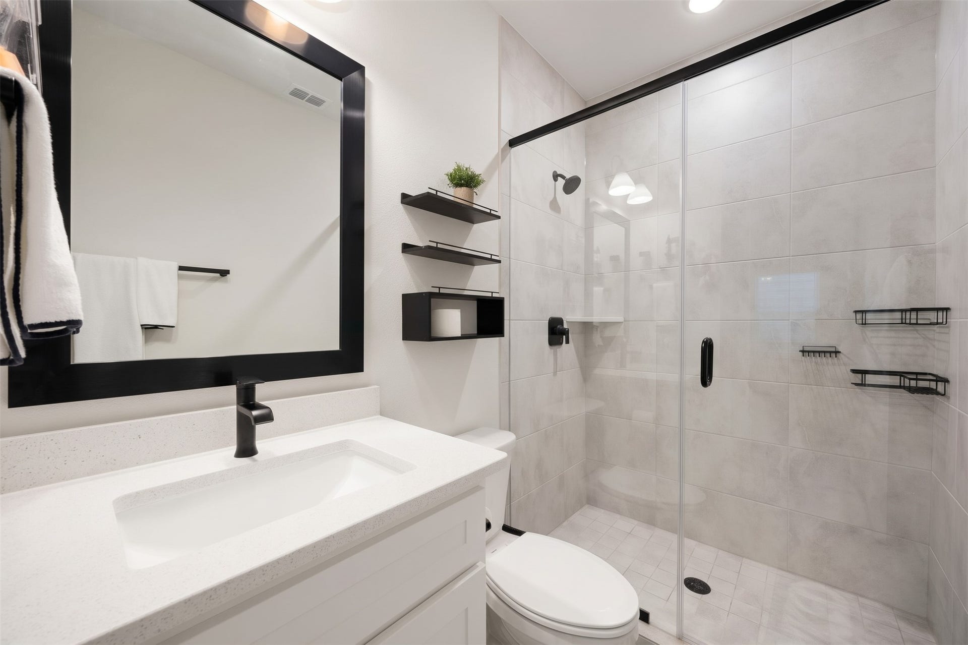 16032 Hayes Park Drive, Houston, TX 77079 16032 Hayes Park Drive, Houston, TX 77079