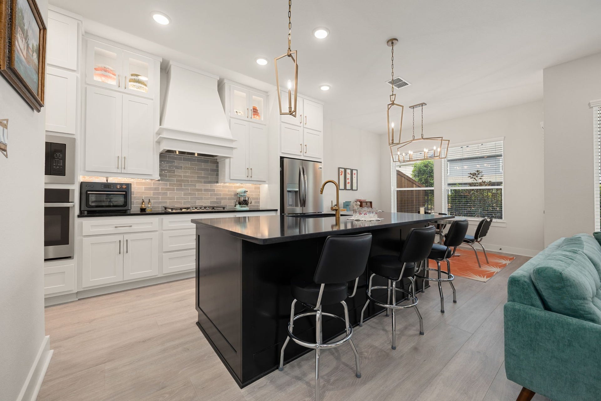 16032 Hayes Park Drive, Houston, TX 77079 16032 Hayes Park Drive, Houston, TX 77079