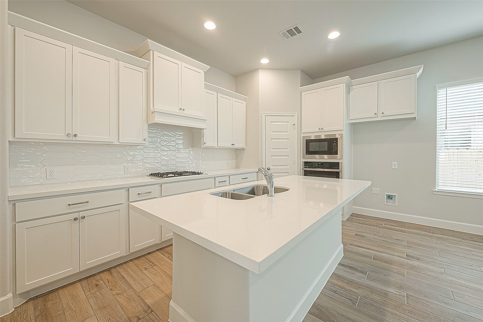 213 McCrea Court, Montgomery, TX 77316