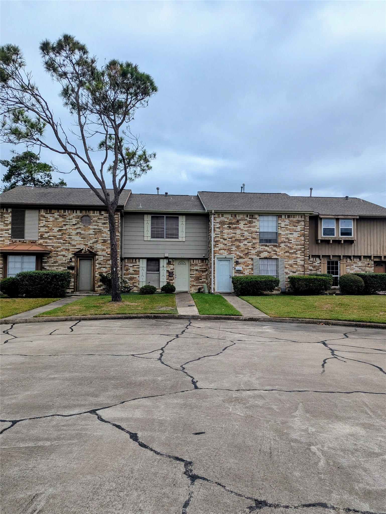 1515 Cedar Cove Street, La Porte, TX 77571 Front