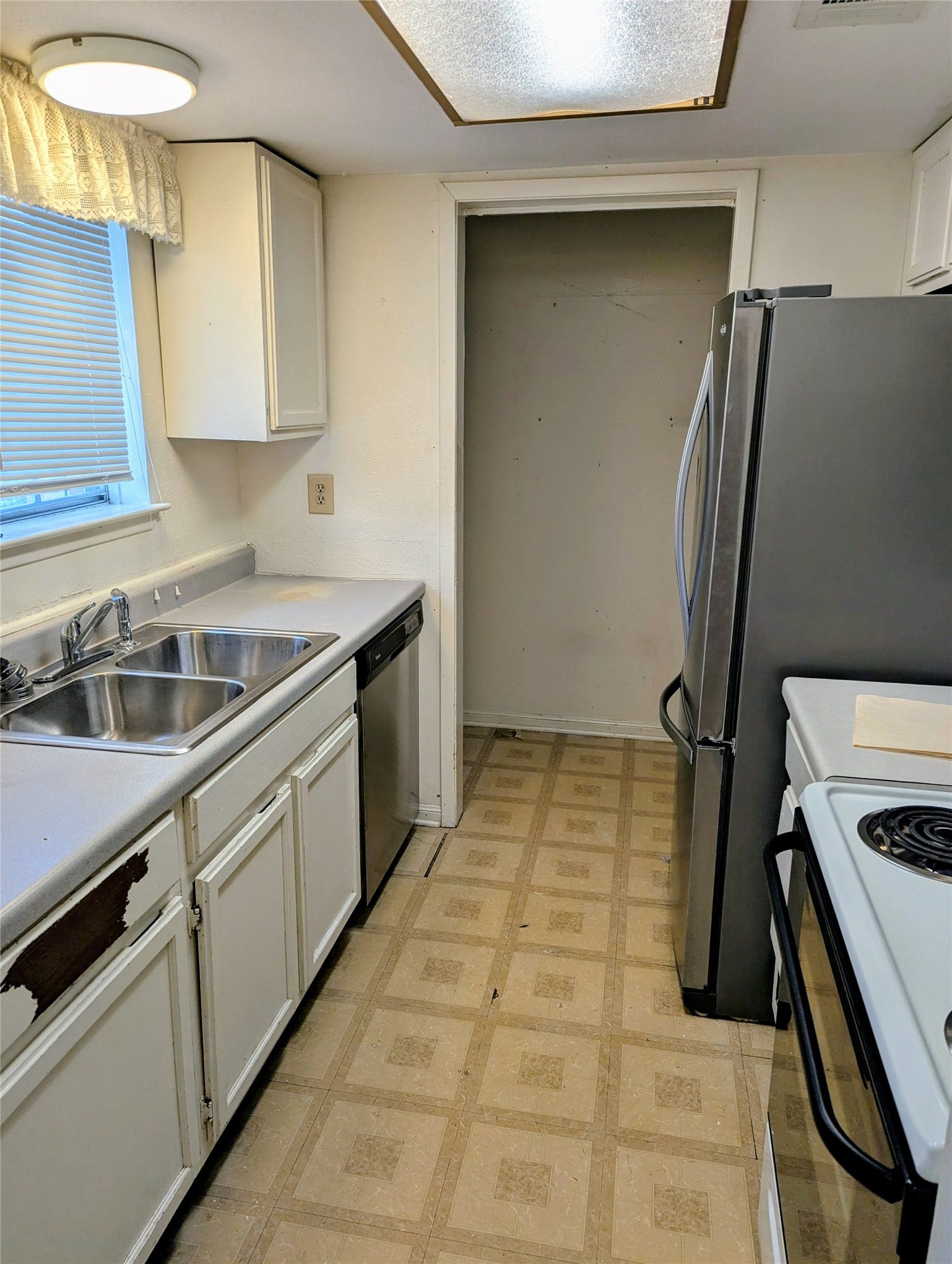 1515 Cedar Cove Street, La Porte, TX 77571 kitchen