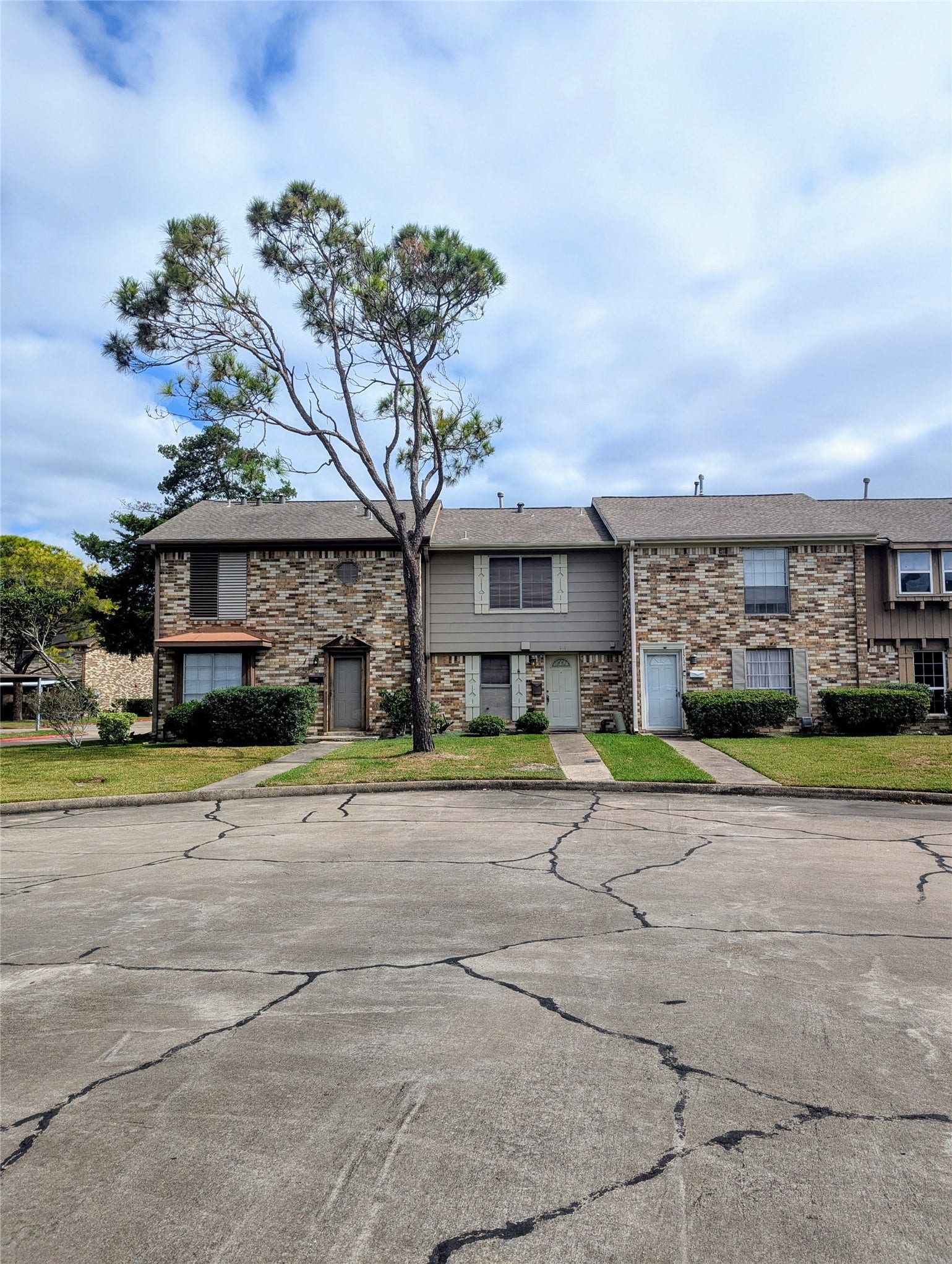 1515 Cedar Cove Street, La Porte, TX 77571 1515 Cedar Cove Street, La Porte, TX 77571