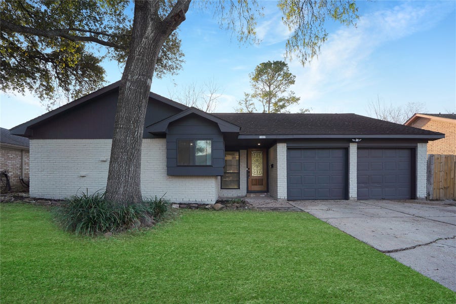 Property photo for 11822 S Perry Avenue, Houston, TX