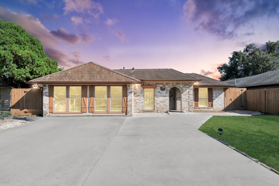 Property photo for 4503 Hollybrook Lane, Houston, TX