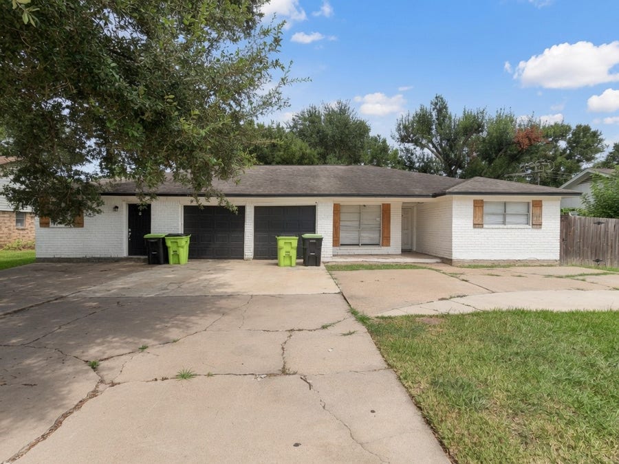 Property photo for 2107 Lamar Drive, Richmond, TX
