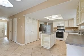 841 Lakeview Drive, Sugar Land, TX 77498