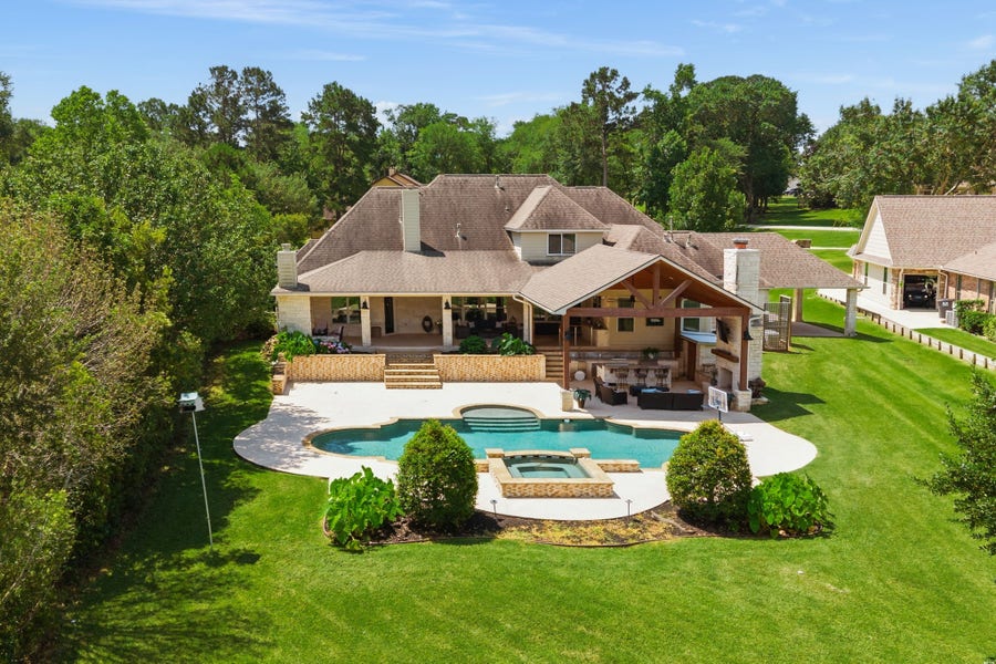 Property photo for 13907 Jbk Memorial Drive, Willis, TX